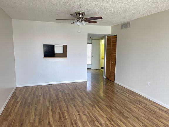 3rd image of 1820 N Lauderdale Ave APT 3411