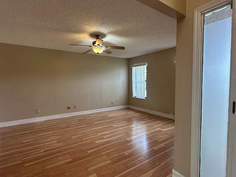 487 Carrigan Ave — Photo 4