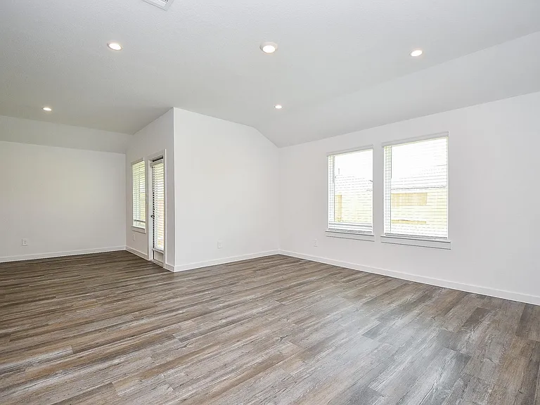 1115 Yaupon Dr — Photo 13