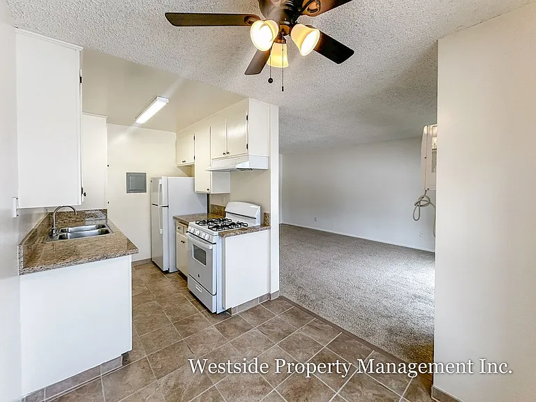 1755 Purdue Ave. — Photo 4