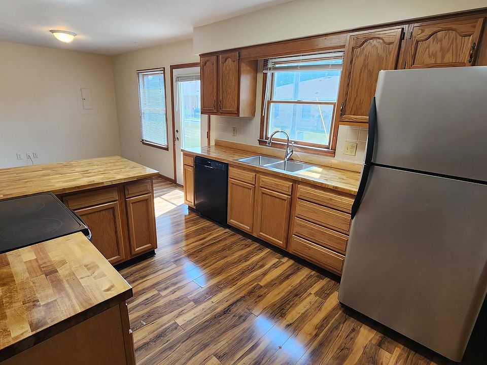 1st image of 212 Elas Ct