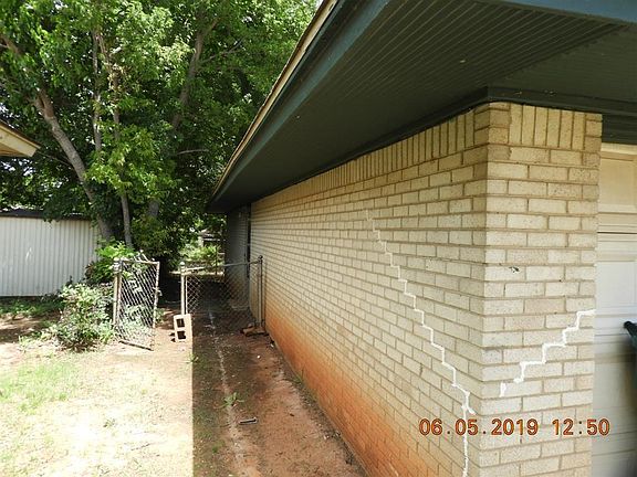 3rd image of 1517 NE 45th St