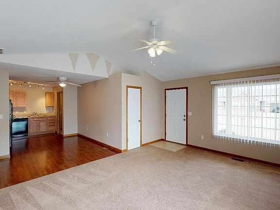 5th image of 412 Jillian Dr