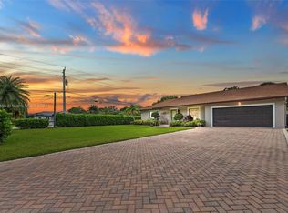 18540 SW 61st Ct, Southwest Ranches, FL 33332