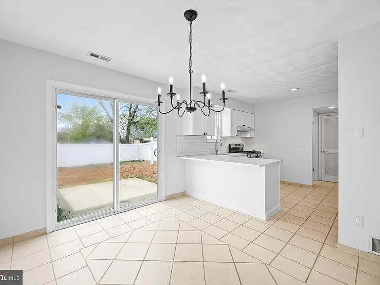 315 Catalano Ln — Photo 7