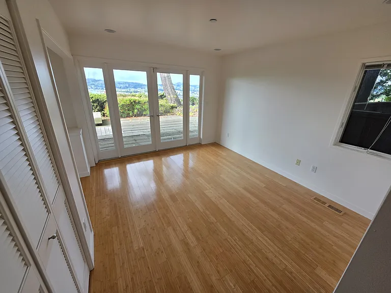 118 Hacienda Dr — Photo 36