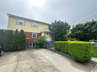 12 Union Pl, Lynbrook, NY 11563