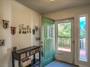 2411 E Cedar Hills Dr, Mount Vernon, WA 98274