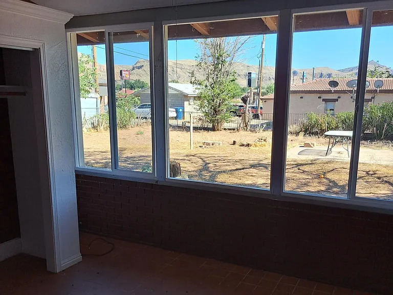 66 N 700 W — Photo 9