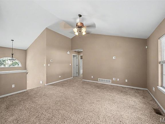 5th image of 22717 Return Ln