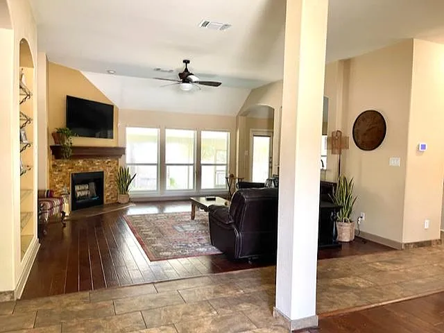1604 Canyon Oak — Photo 18