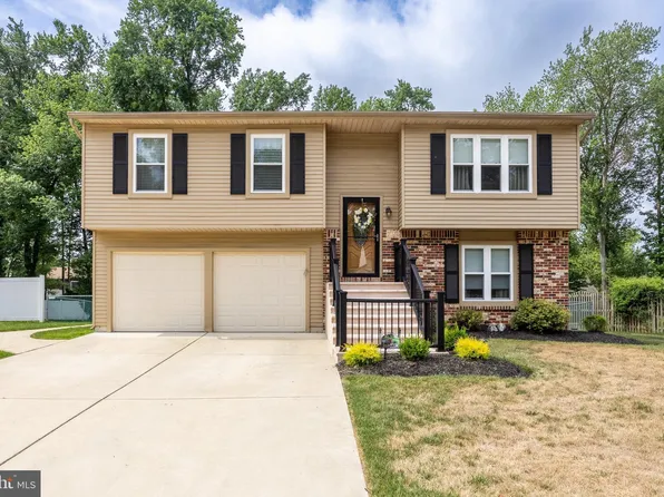 11 Quail Hollow Dr, Westampton, NJ 08060