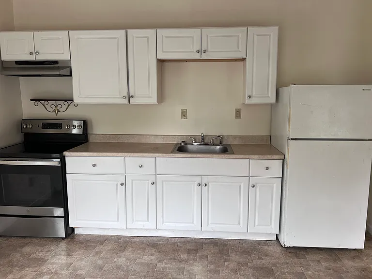 45 Summit Ave — Photo 2