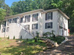 1808 Mountainbrook Dr SE, Huntsville, AL 35801