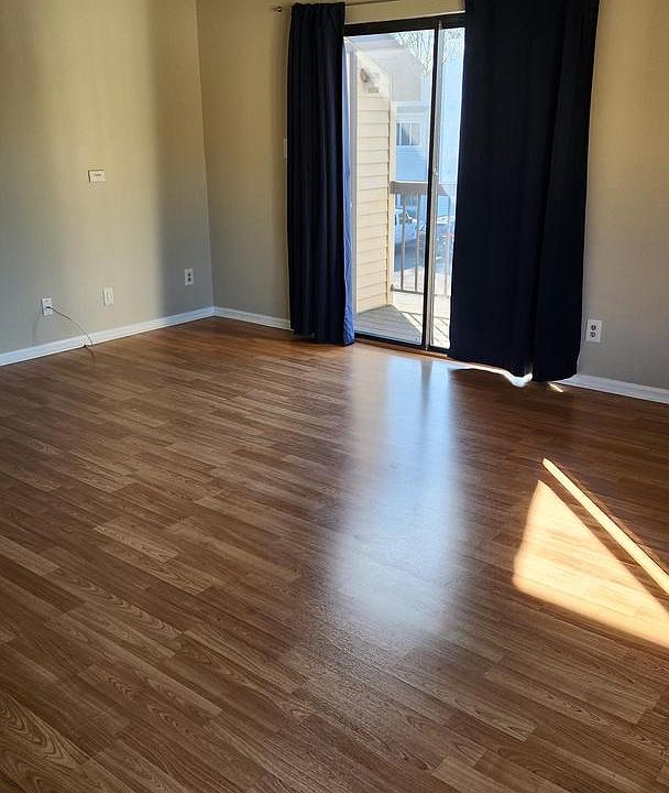 1st image of 504 Britton Pl