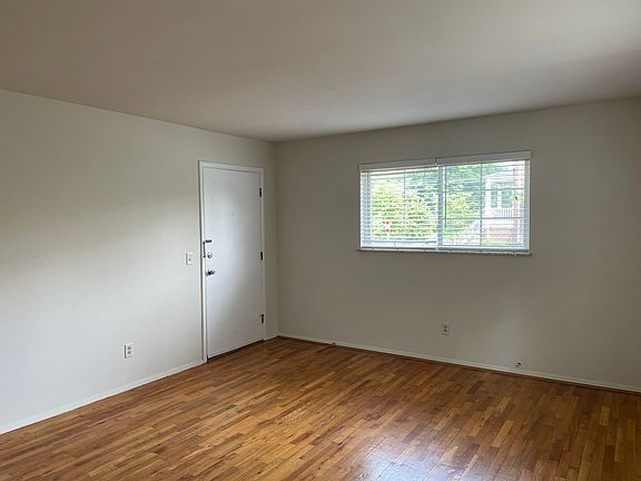 3rd image of 1241 Corbett St #1