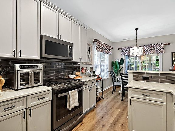 Stainless appliances and qua