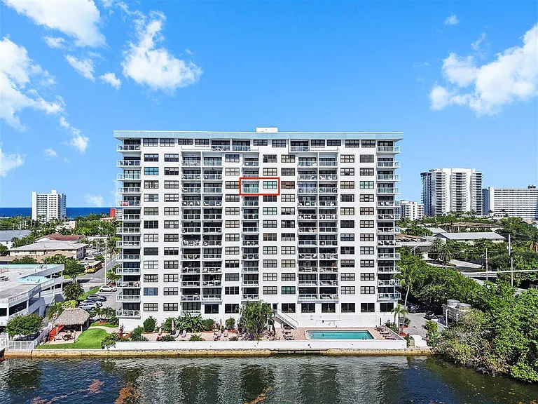 1401 N Riverside Dr #1104 — Photo 1