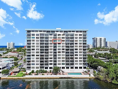 1401 N Riverside Dr Photo 1
