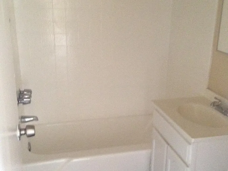 1110 S Kenmore Ave #6P — Photo 7