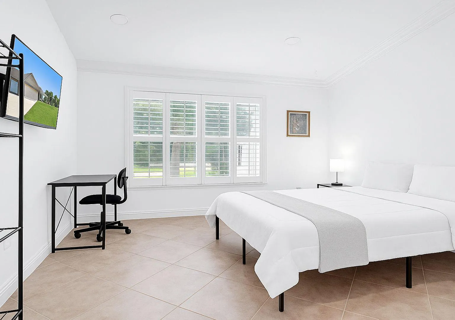 4 bed, 2.0 bath, 2250 sqft, $949 — Photo 1