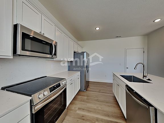 3rd image of 1130 Heritage Blvd