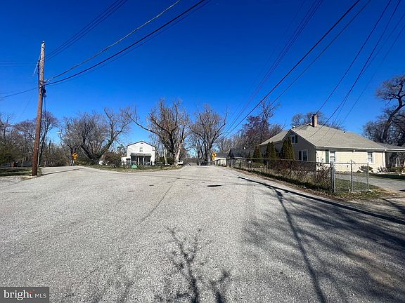 5th image of 4503 Deer Park Dr