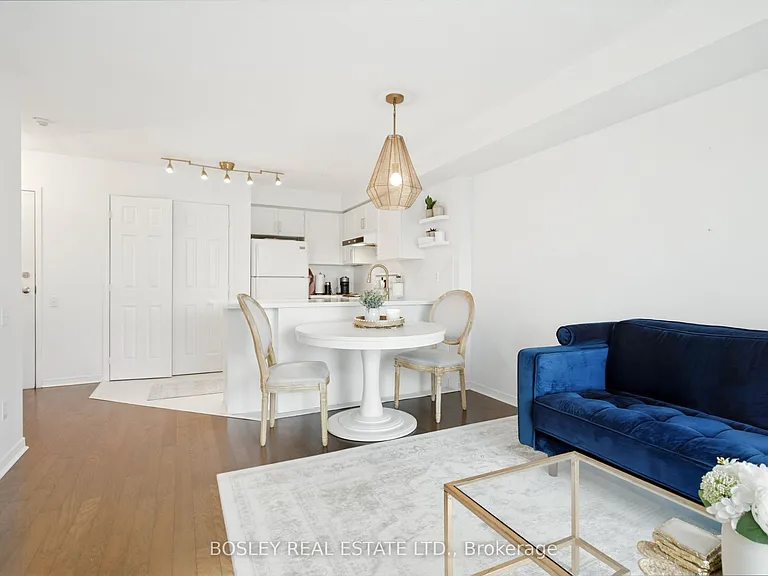 140 W Bathurst St #803 — Photo 11