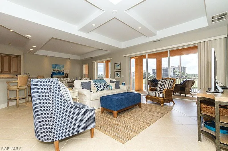 3 bed, 3.5 bath, 2717 sqft, $9,850 — Photo 3