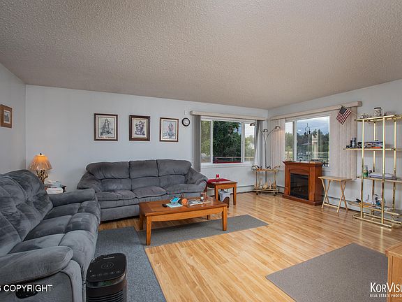 4th image of 203 S Cobb St