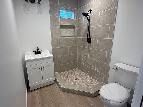 En suite bathroom