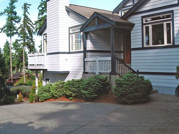 5th image of 216 Edgewood Dr