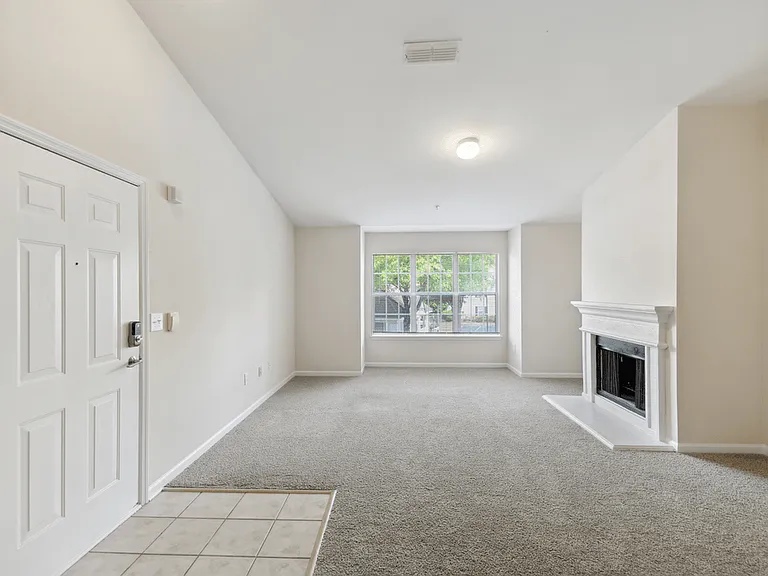 Harbor Creek Apartments — Photo 42