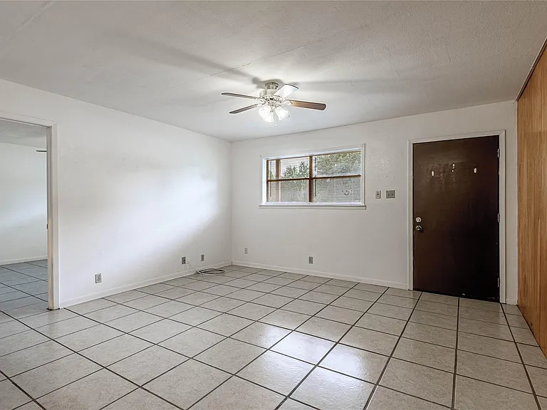 120 McAdams Ln #G — Photo 3