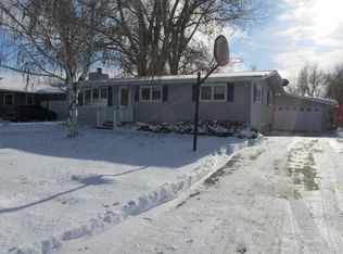 737 Great Plains Ct, Grand Forks, ND 58201