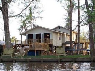 22443 Swan St, Maurepas, LA 70449