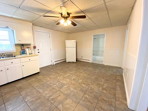 2nd image of 143 Bradford St APT 1R
