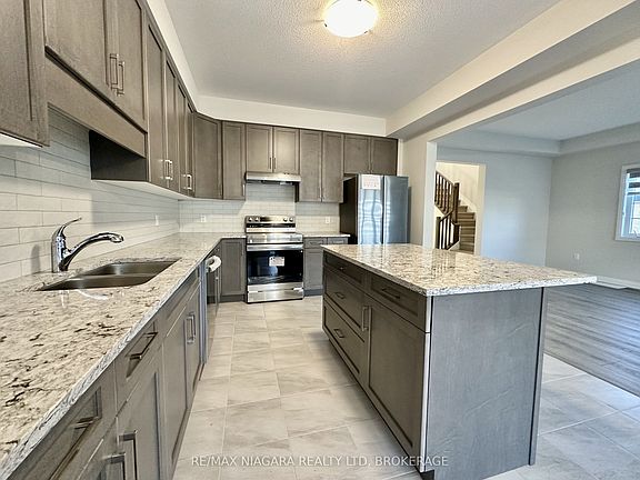 3rd image of 49 Saffron Way