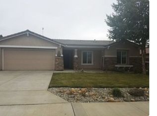 1057 W Minaret Pl, Hanford, CA 93230