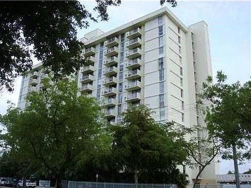 1st image of 2351 NE 135th St #400
