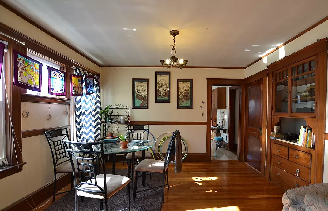 3 bed, 9999 sqft, $3,400 — Photo 2