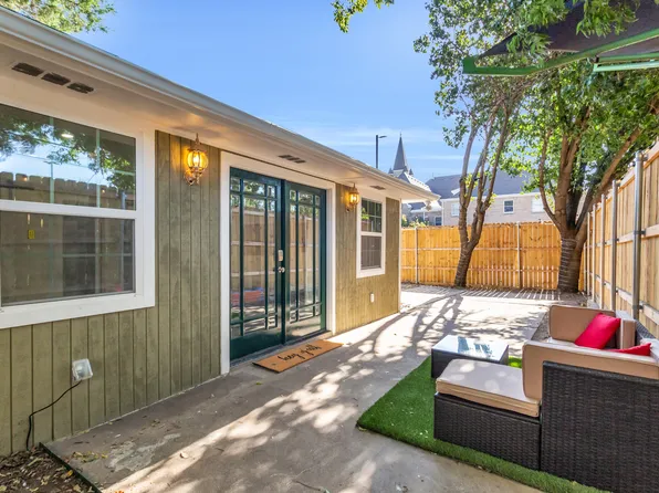 4121 Junius St #B, Dallas, TX 75246
