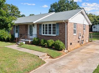 2124 McKelvey Dr, Greensboro, NC 27406
