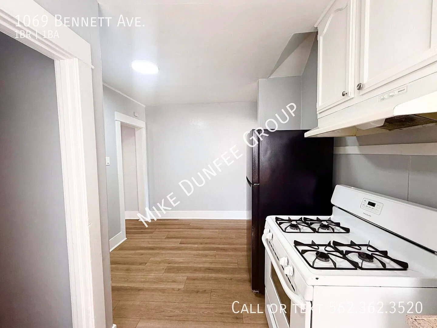1069 Bennett Ave — Photo 3