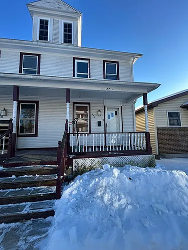 643 Pine St Photo 1