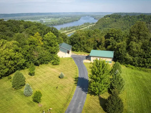 11215 Midway Court, De Soto, WI 54624