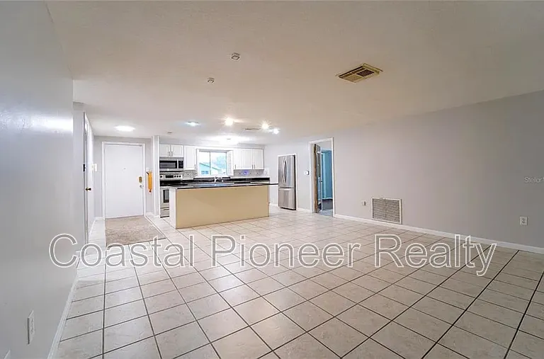 7713 Heather St — Photo 2