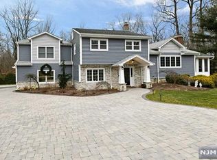 84 Elbrook Dr, Allendale, NJ 07401