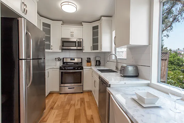 3055 Landa St — Photo 30