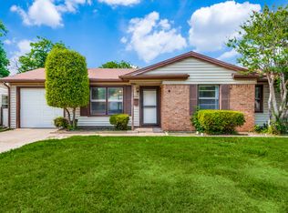 2207 Finley Rd, Irving, TX 75062